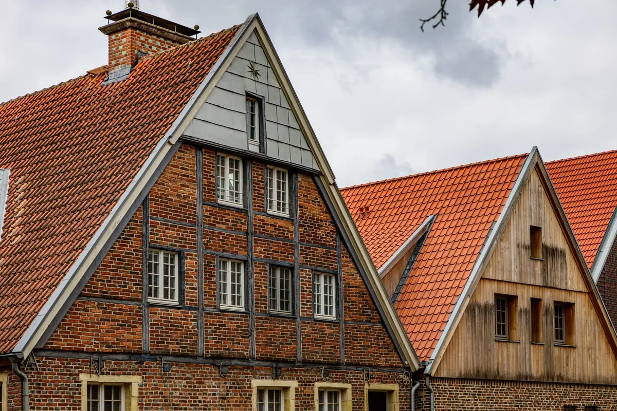 Cladding a Gable End: A Step-by-Step Guide to Measuring and Fitting