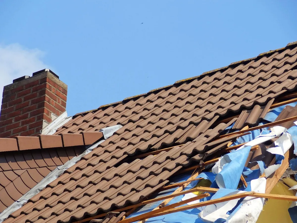Common Roofing Mistakes to Avoid When Repairing Storm Damage